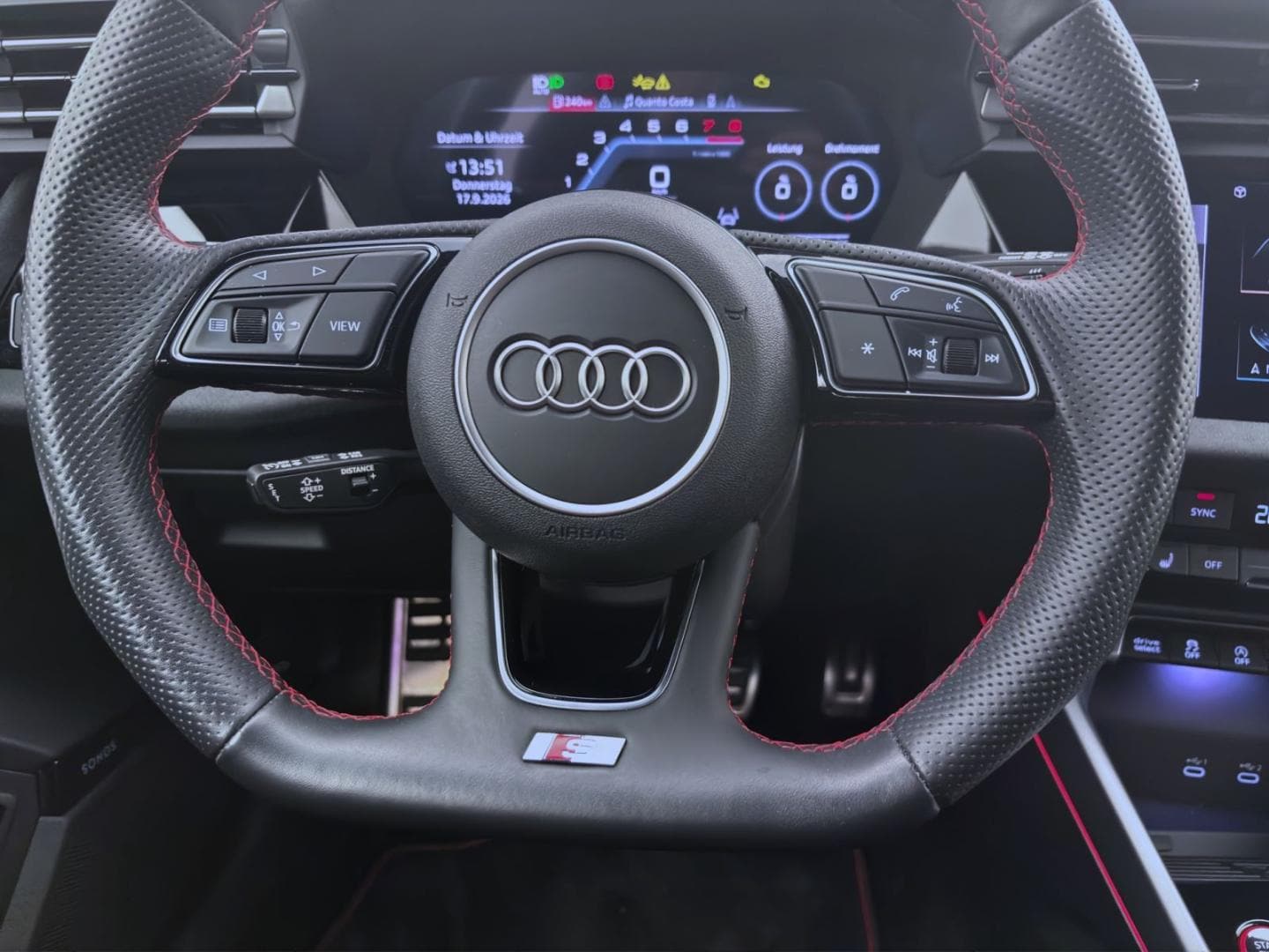 Bild über Audi S3 Sportback TFSI quattro S tronic - für weitere Informationen kontaktieren Sie den Audi Partner