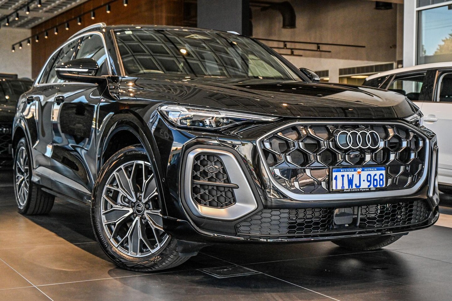 Image about Audi Q5 SUV TDI quattro 150 kW sport