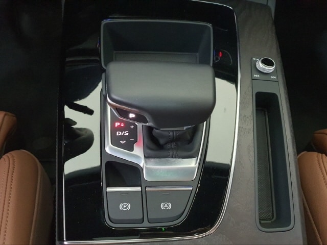 Audi Q5 45 TFSI quattro Premium 195 265 kW hp S tronic 10