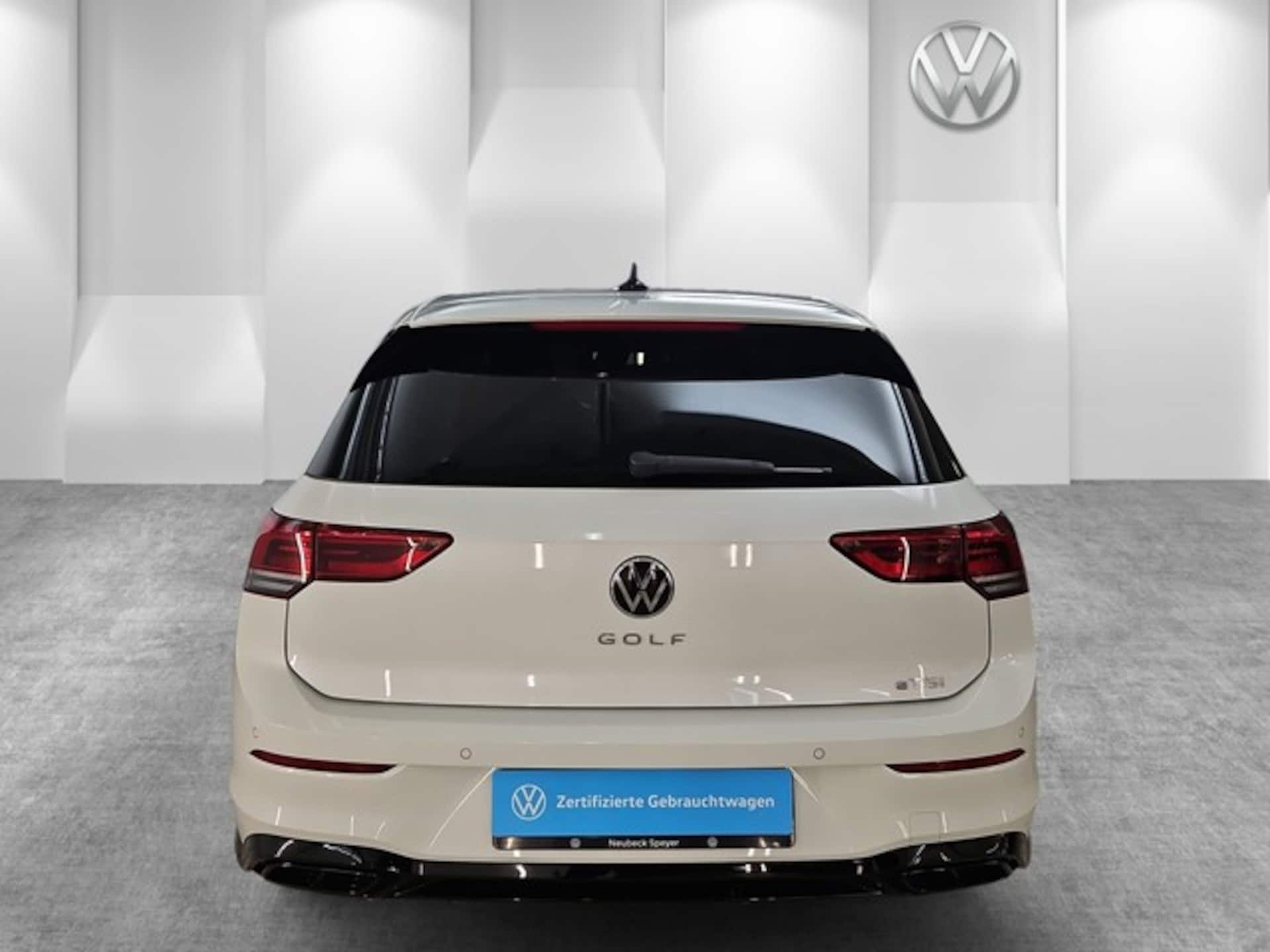 Volkswagen Golf R-Line