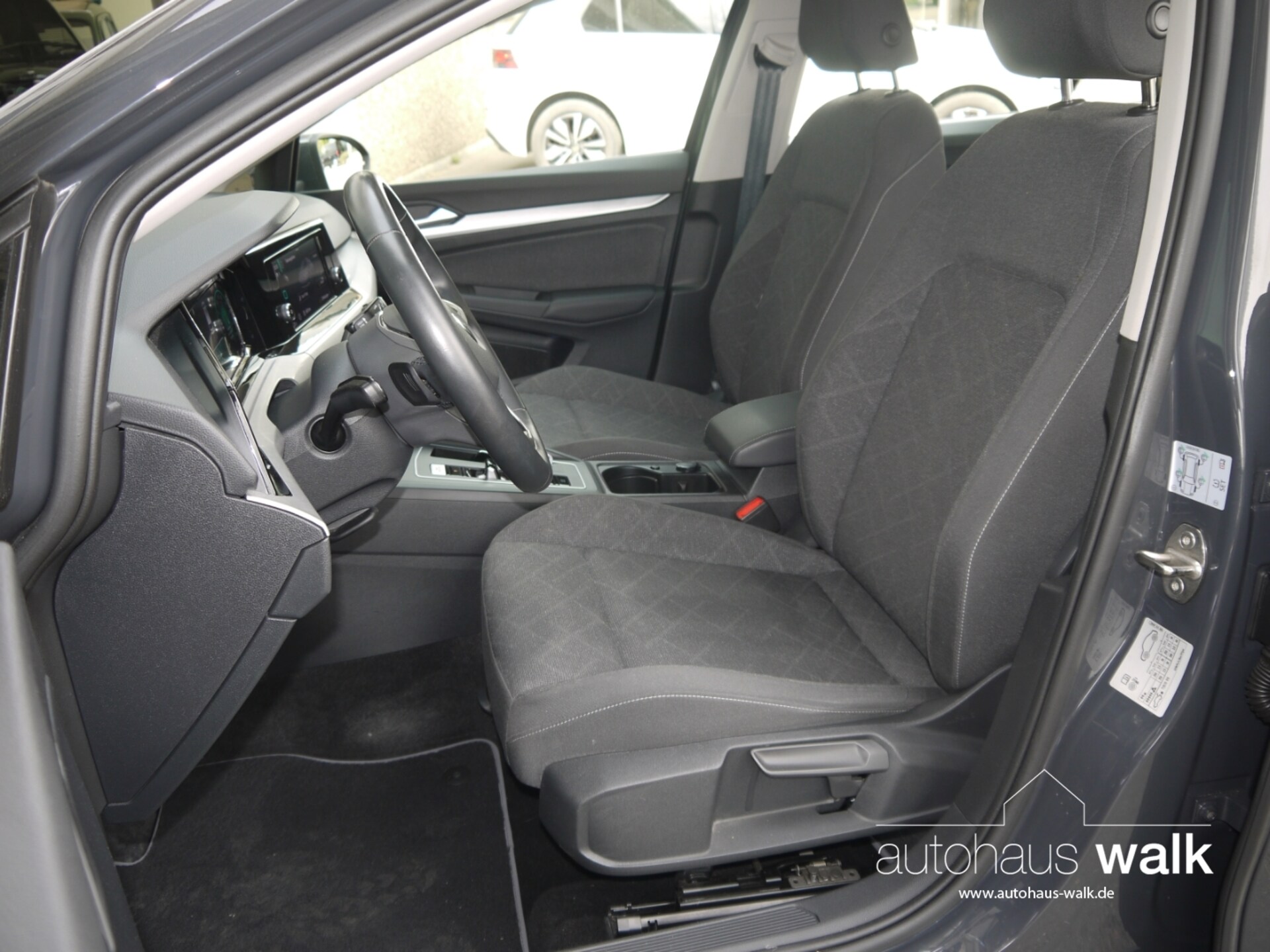 Volkswagen Golf Variant Life