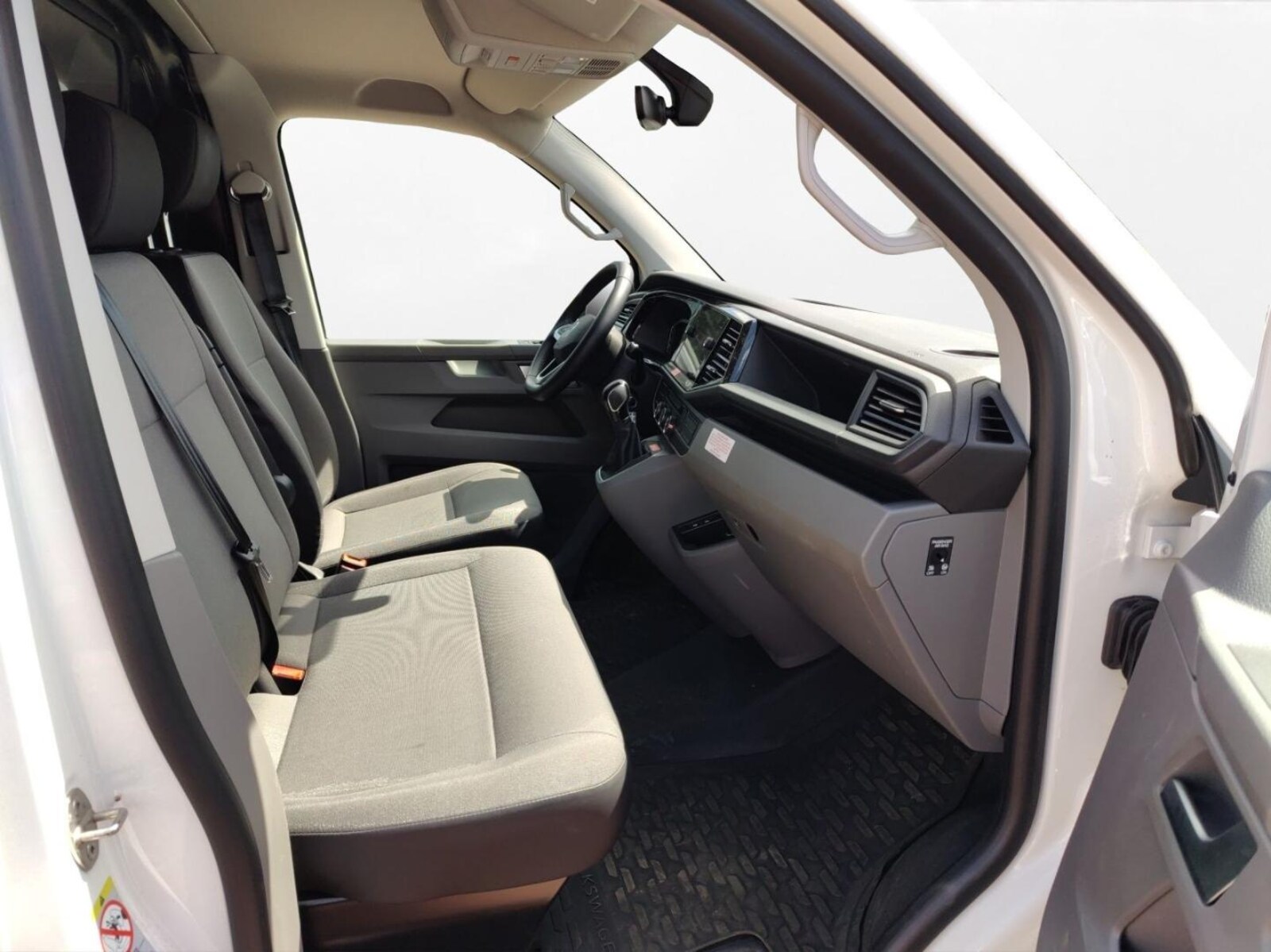 Volkswagen T6.1 Transporter Kasten langer Radstand – Bild 10
