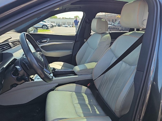 2024 Audi Q8 Sportback e-tron