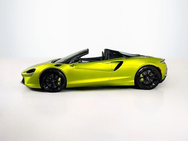 2025 McLaren Artura
