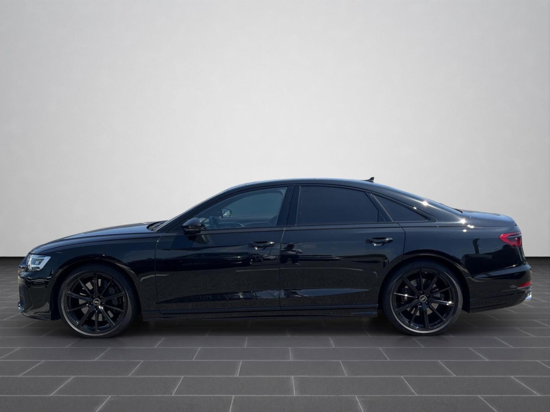 Audi S8