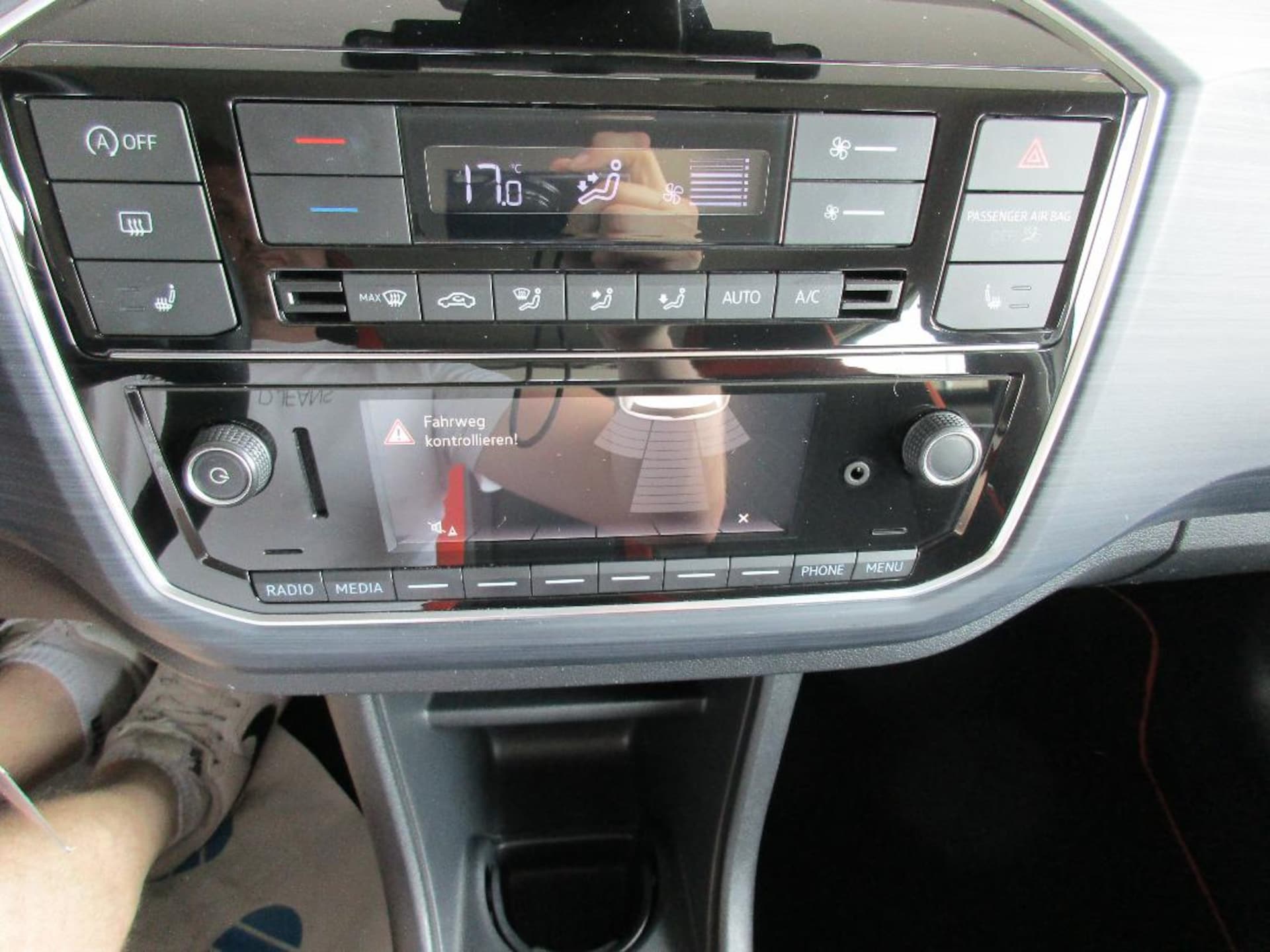 Volkswagen up! cross up!