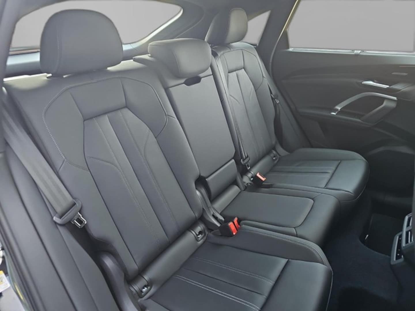 Bild über Audi Q5 Sportback TDI quattro 150 kW S tronic - für weitere Informationen kontaktieren Sie den Audi Partner