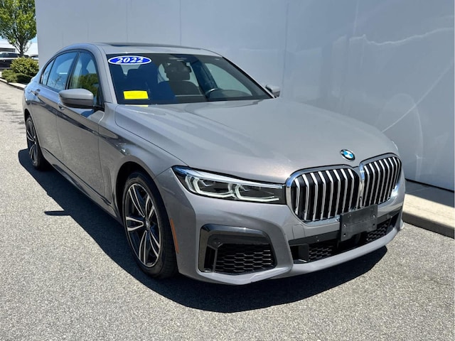 2022 BMW 750