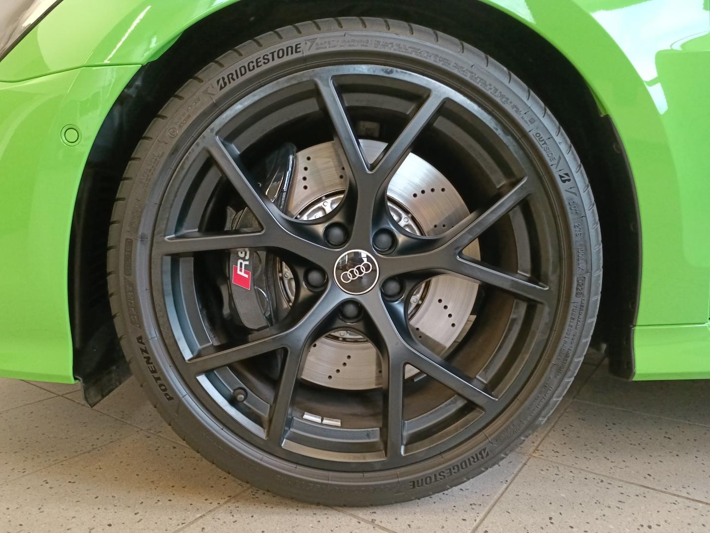 Bild über Audi RS 3 Sportback TFSI quattro 294 kW S tronic - für weitere Informationen kontaktieren Sie den Audi Partner