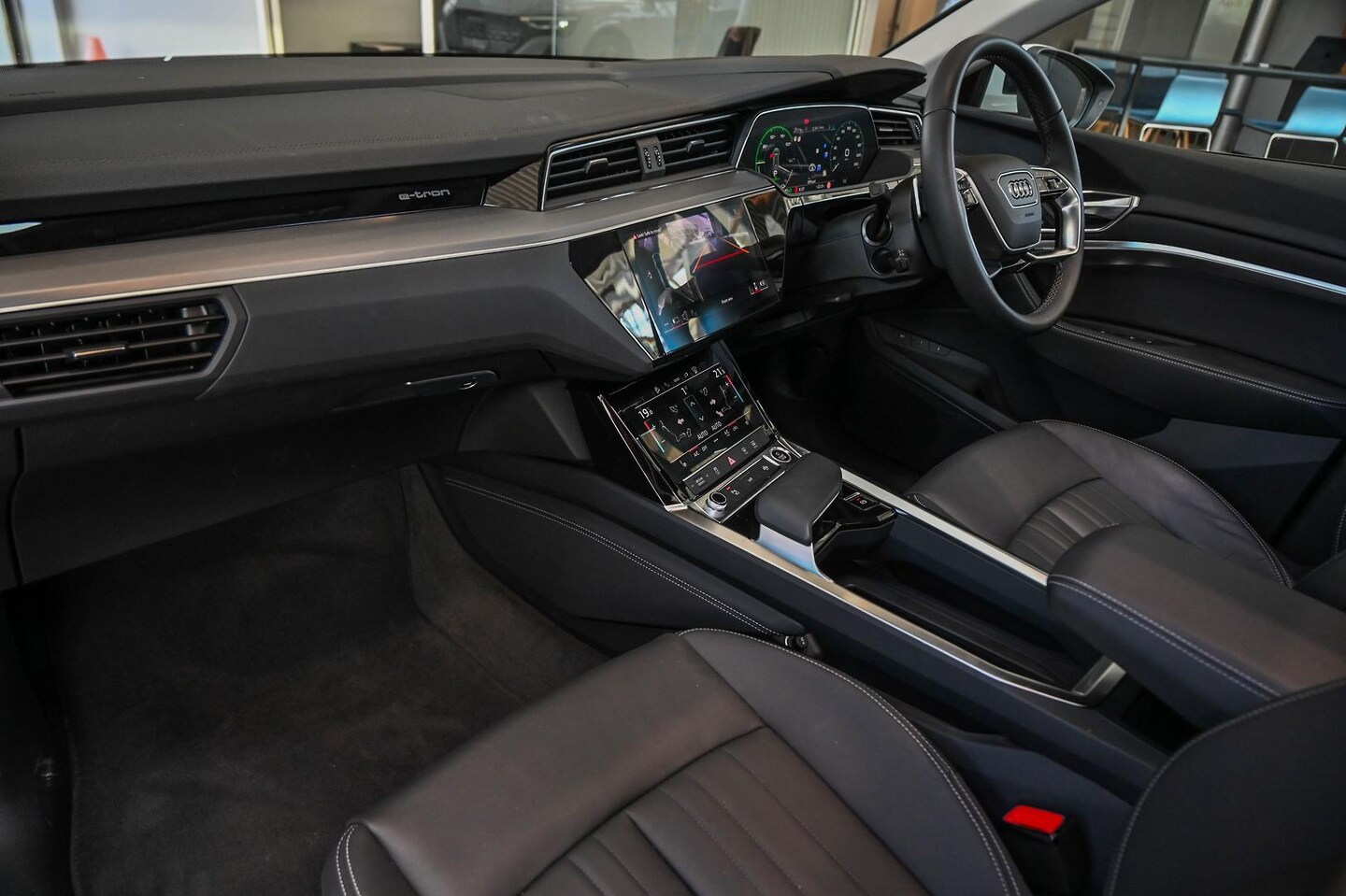 Image about Audi Q8 e-tron 50 e-tron quattro