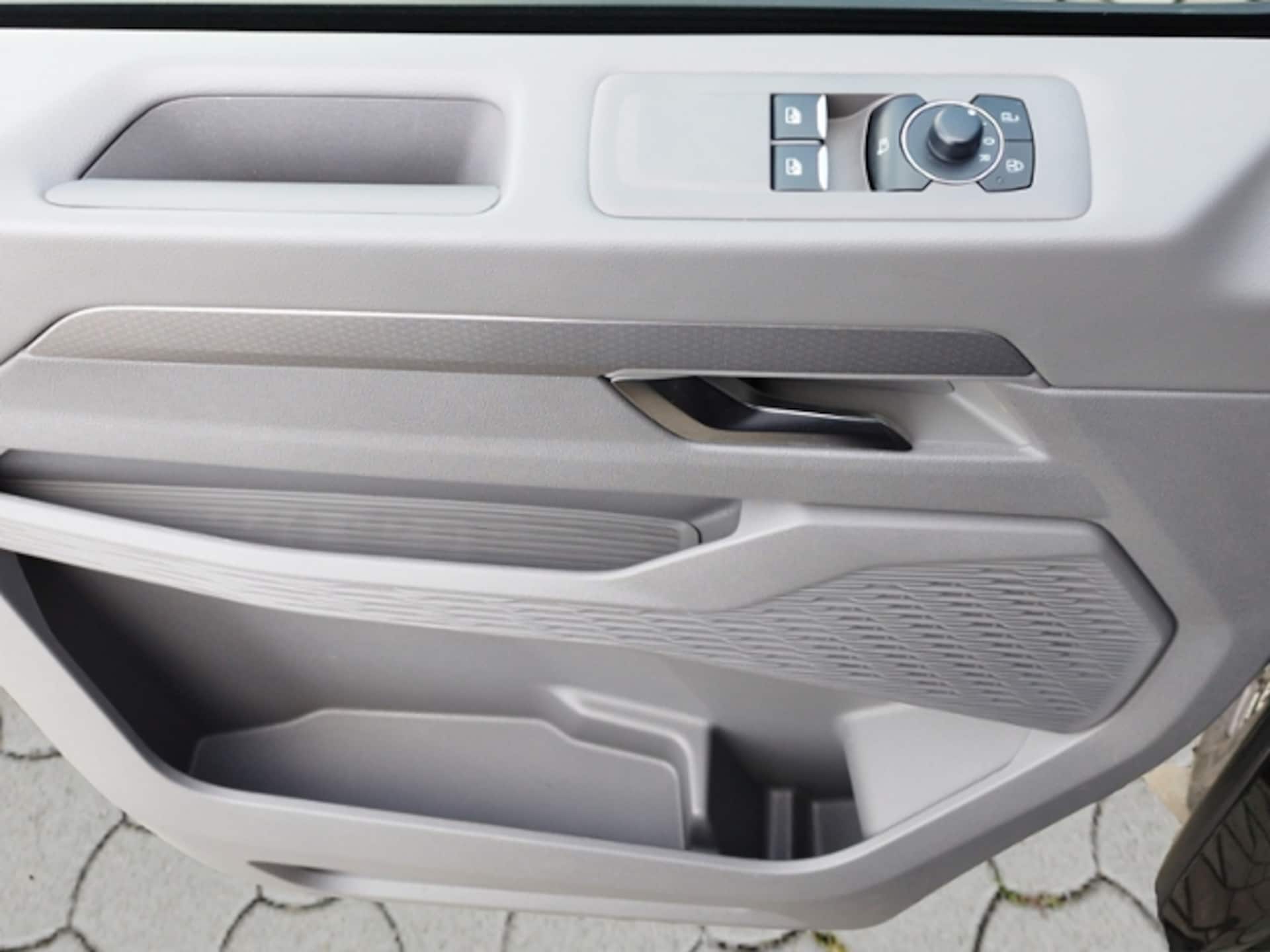 Volkswagen Caravelle Style