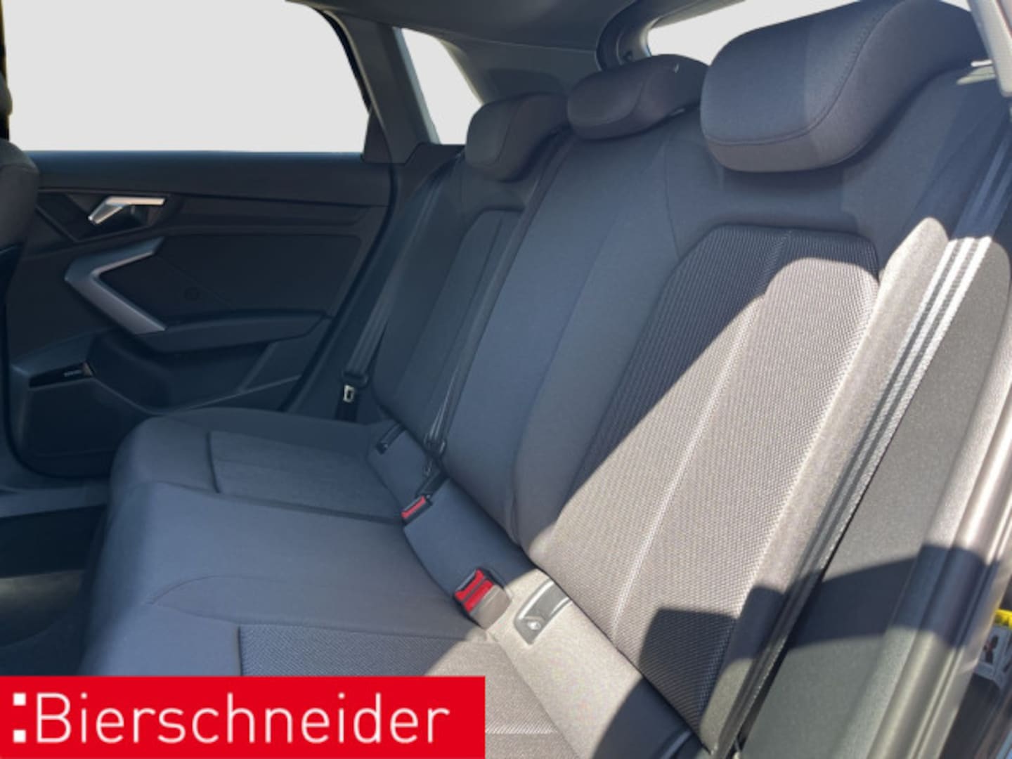 Bild über Audi A3 Sportback 30 TFSI S tronic - für weitere Informationen kontaktieren Sie den Audi Partner