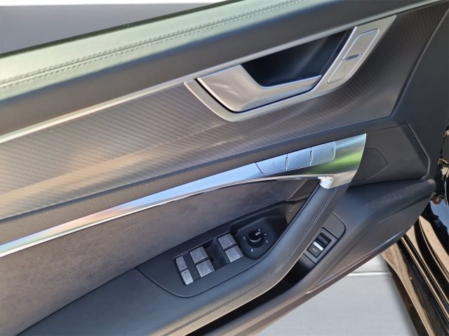 Image about Audi RS 6 Avant performance RS 6 Avant 441(600) kW(PS) tiptronic