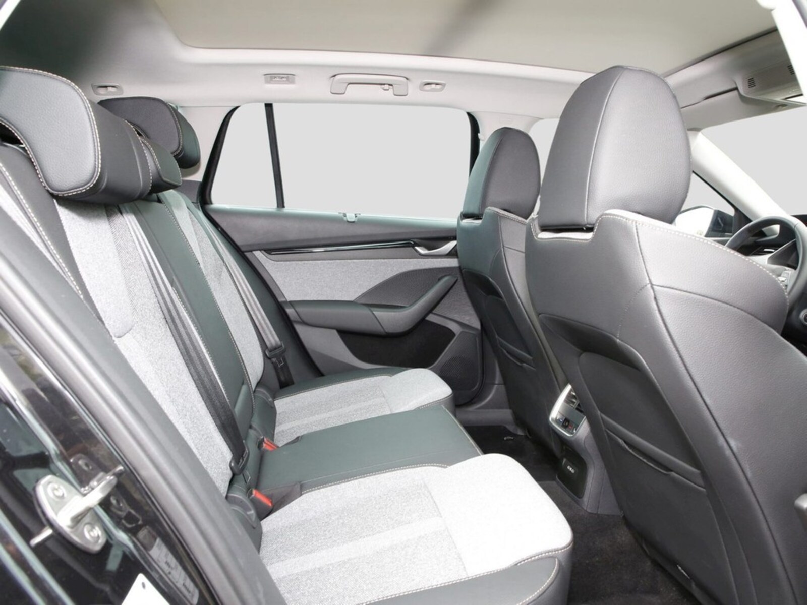 Škoda Octavia Combi – Bild 11