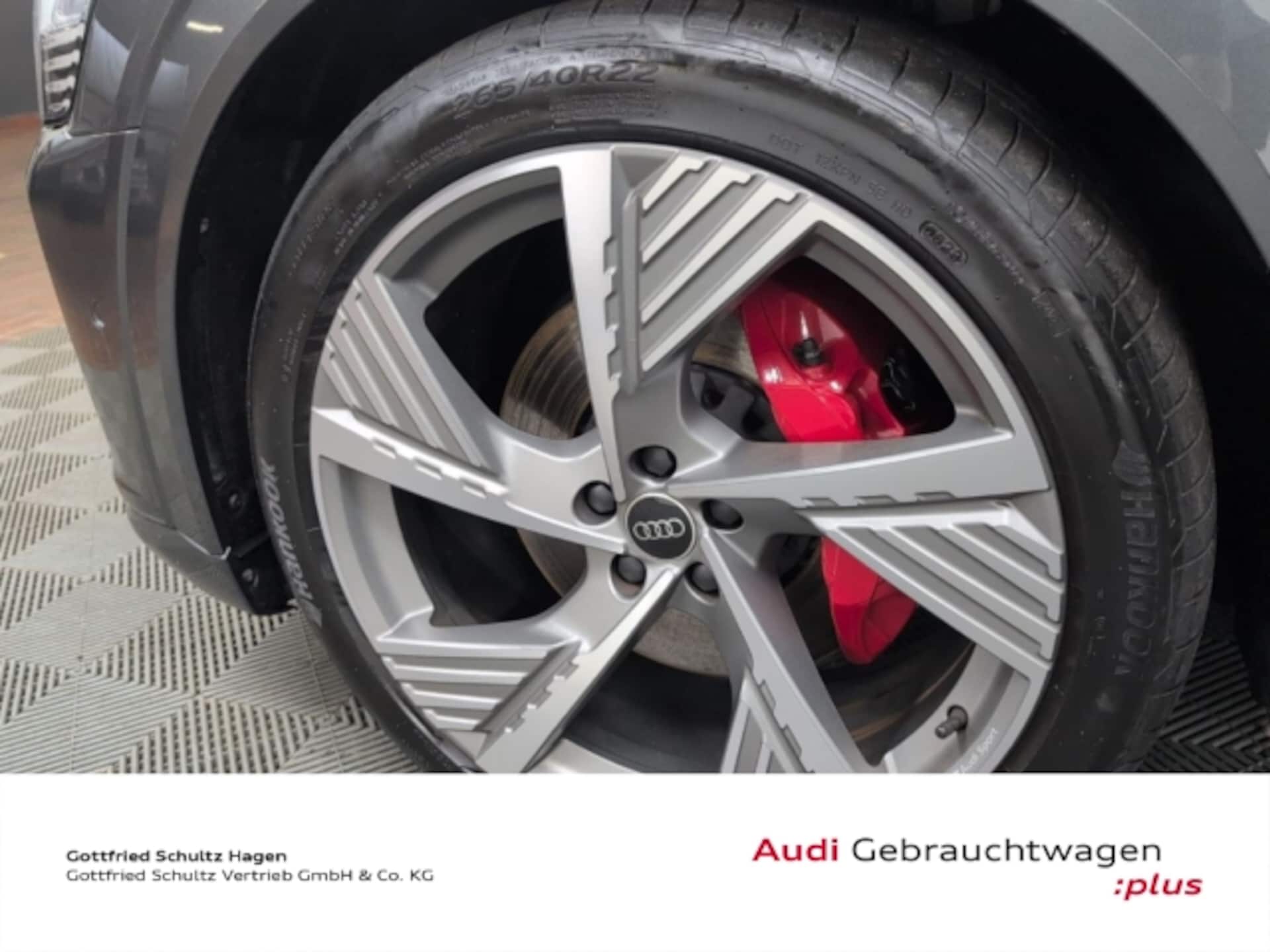 Audi Q8 e-tron S line