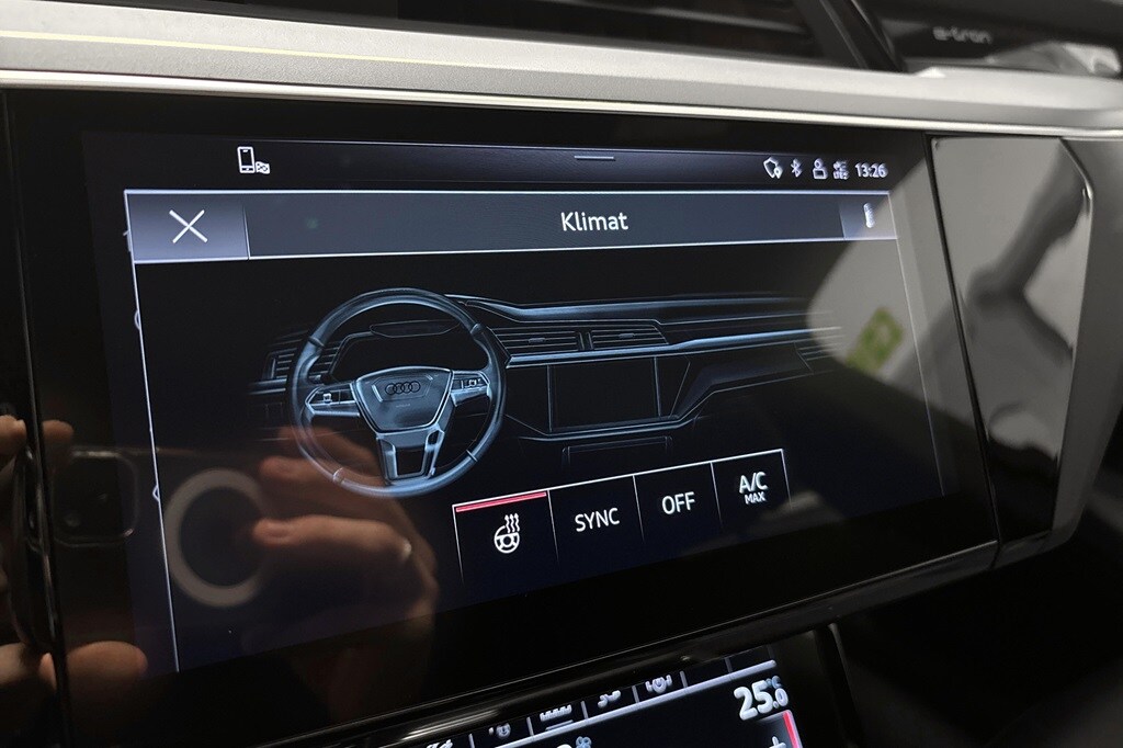 Bild som visar Audi Q8 e-tron Q8 50 e-tron quattro Proline 250,00 kW - för mer information kontakta din Audi Partner