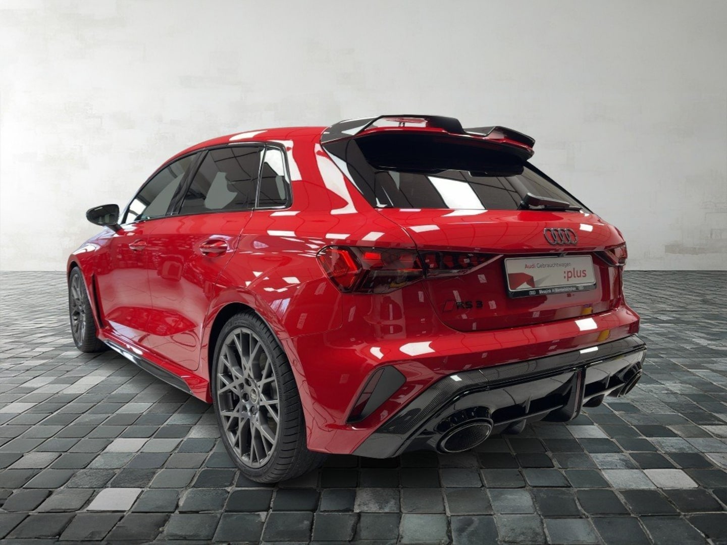 Bild über Audi RS 3 Sportback TFSI quattro 294 kW S tronic - für weitere Informationen kontaktieren Sie den Audi Partner