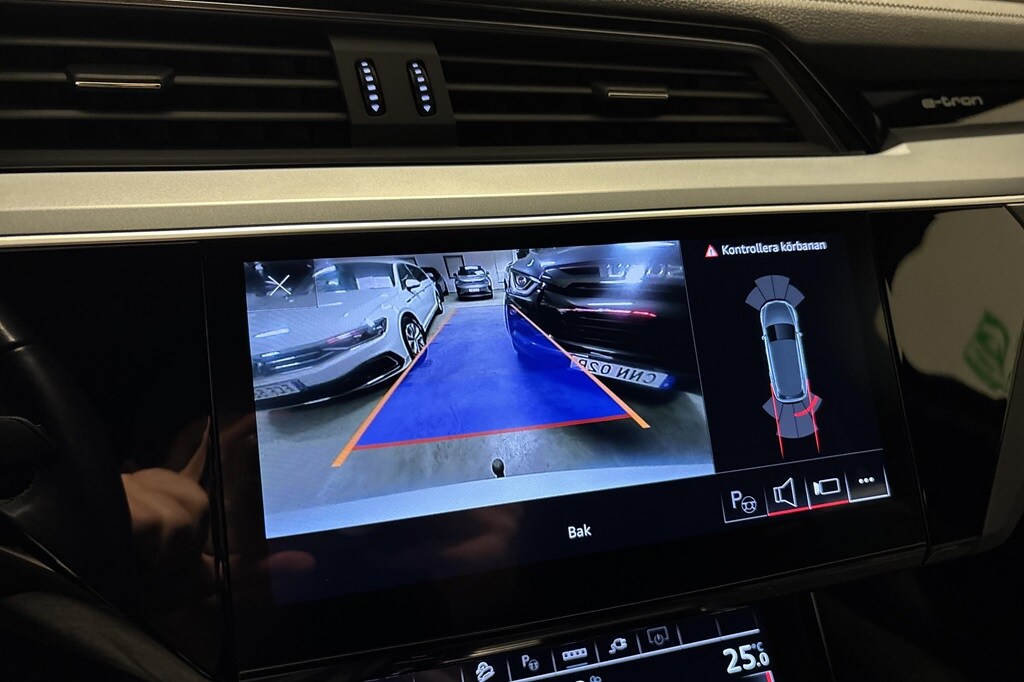 Bild som visar Audi Q8 e-tron Q8 50 e-tron quattro Proline 250,00 kW - för mer information kontakta din Audi Partner