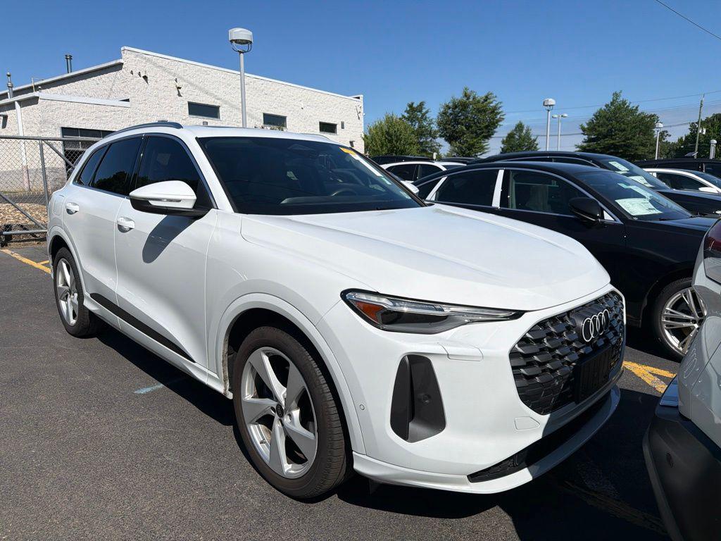 2025 Audi Q5 40 Prestige's photo