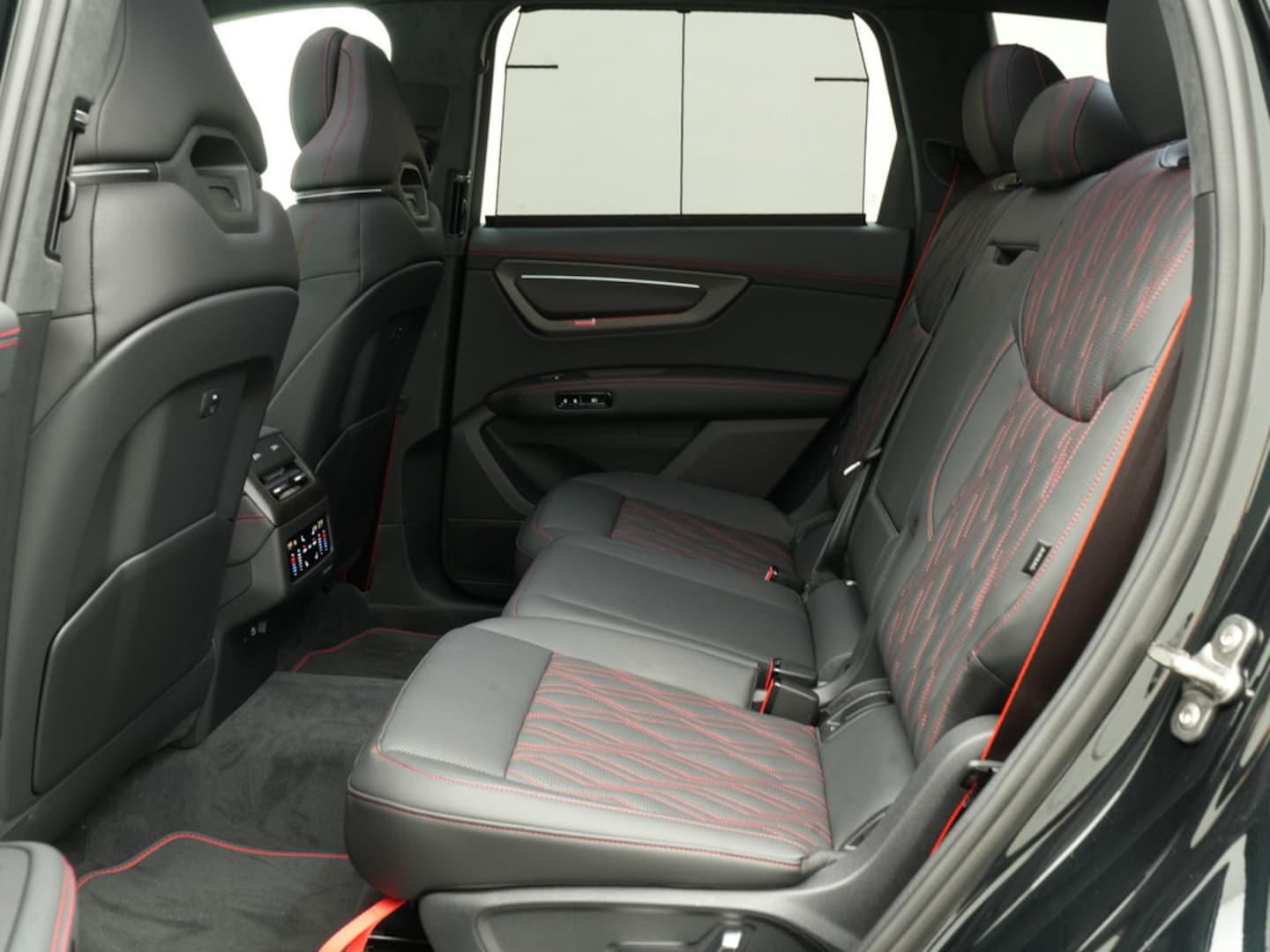 Bild über Audi Q7 SUV TDI quattro 220 kW tiptronic - für weitere Informationen kontaktieren Sie den Audi Partner