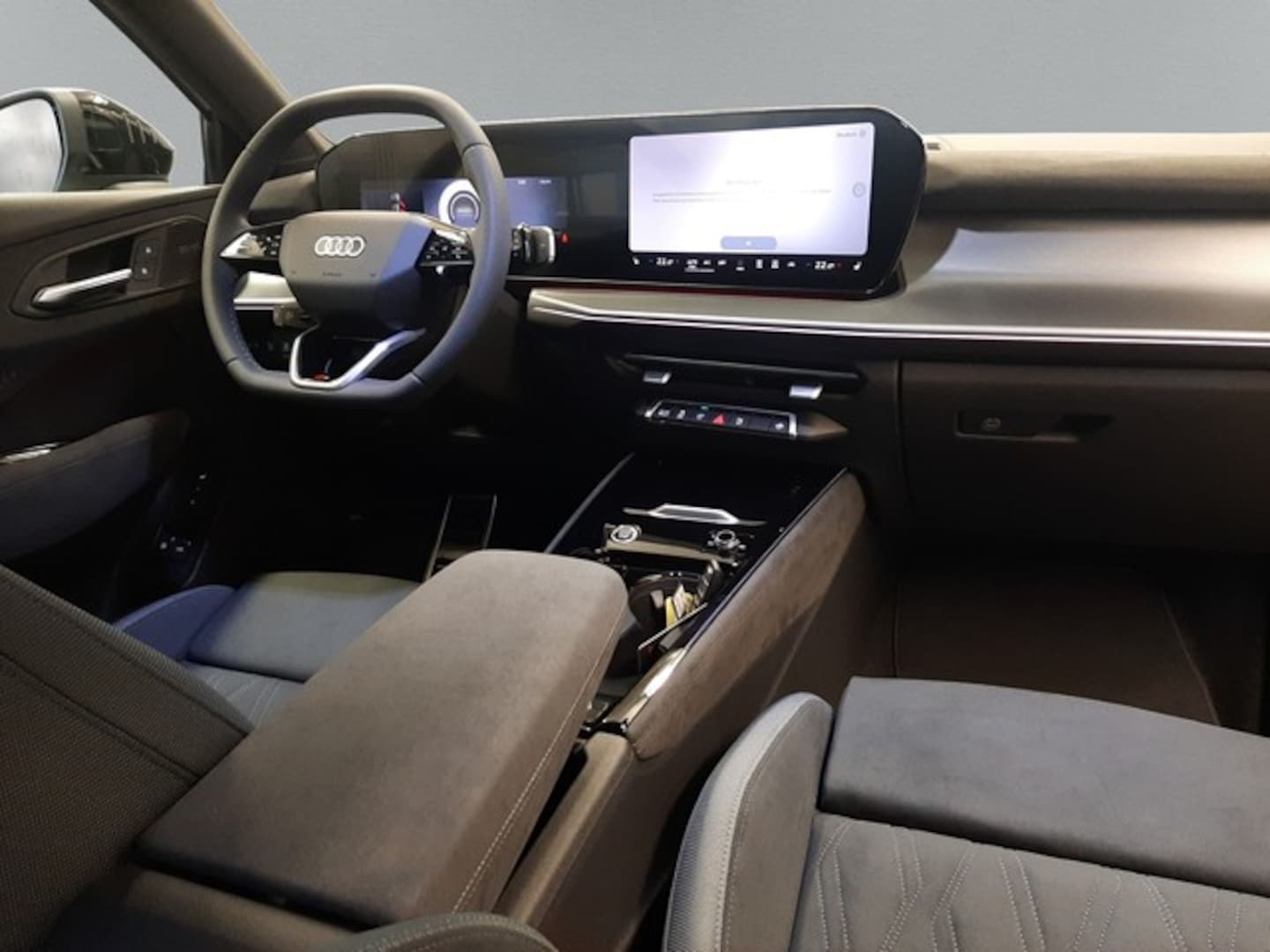 Bild über Audi Q3 SUV e-hybrid e-hybrid 200 kW S tronic - für weitere Informationen kontaktieren Sie den Audi Partner