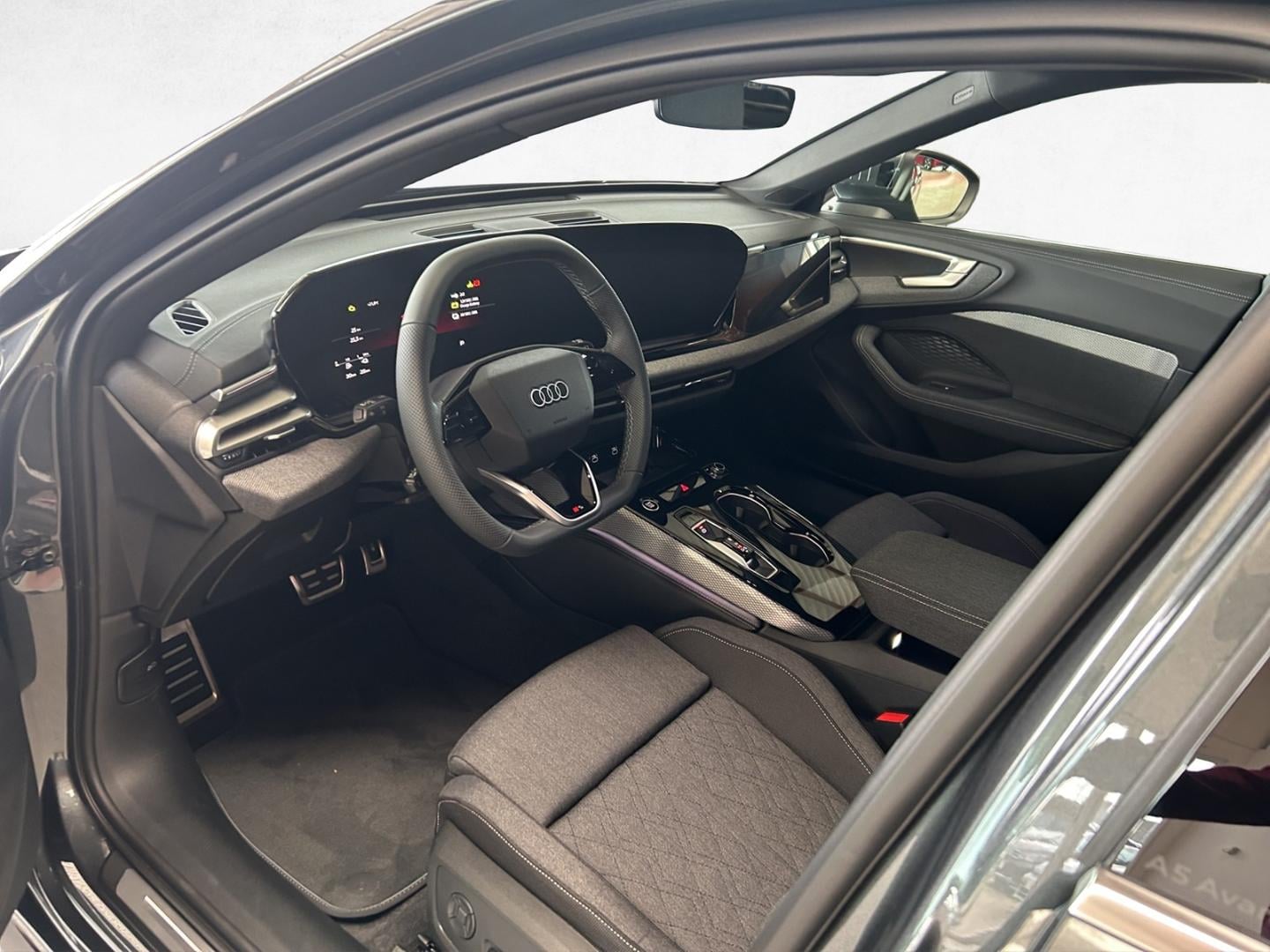 Bild über Audi A5 Avant e-hybrid e-hybrid quattro 220 kW S tronic - für weitere Informationen kontaktieren Sie den Audi Partner