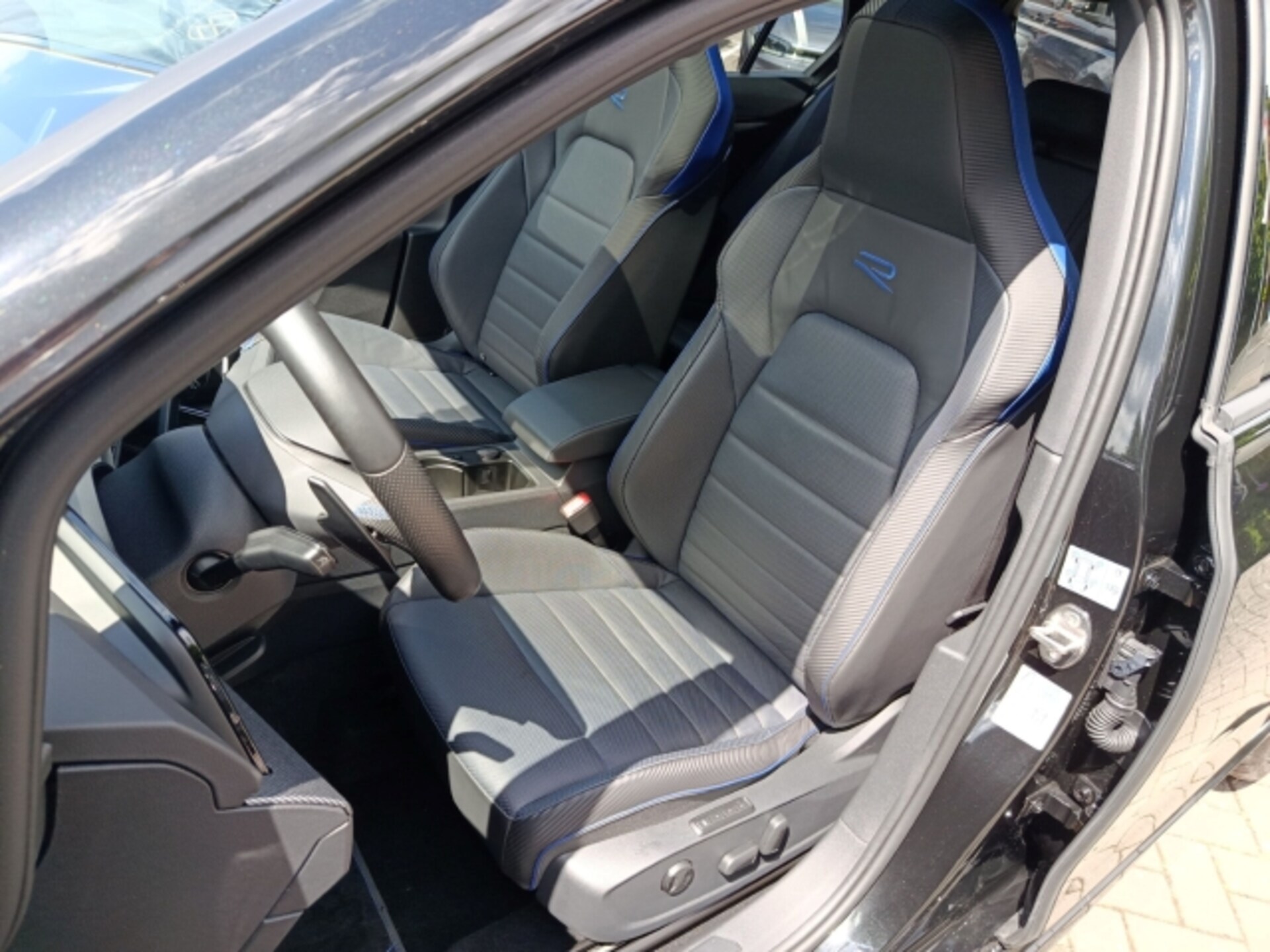 Volkswagen Golf R Black Edition
