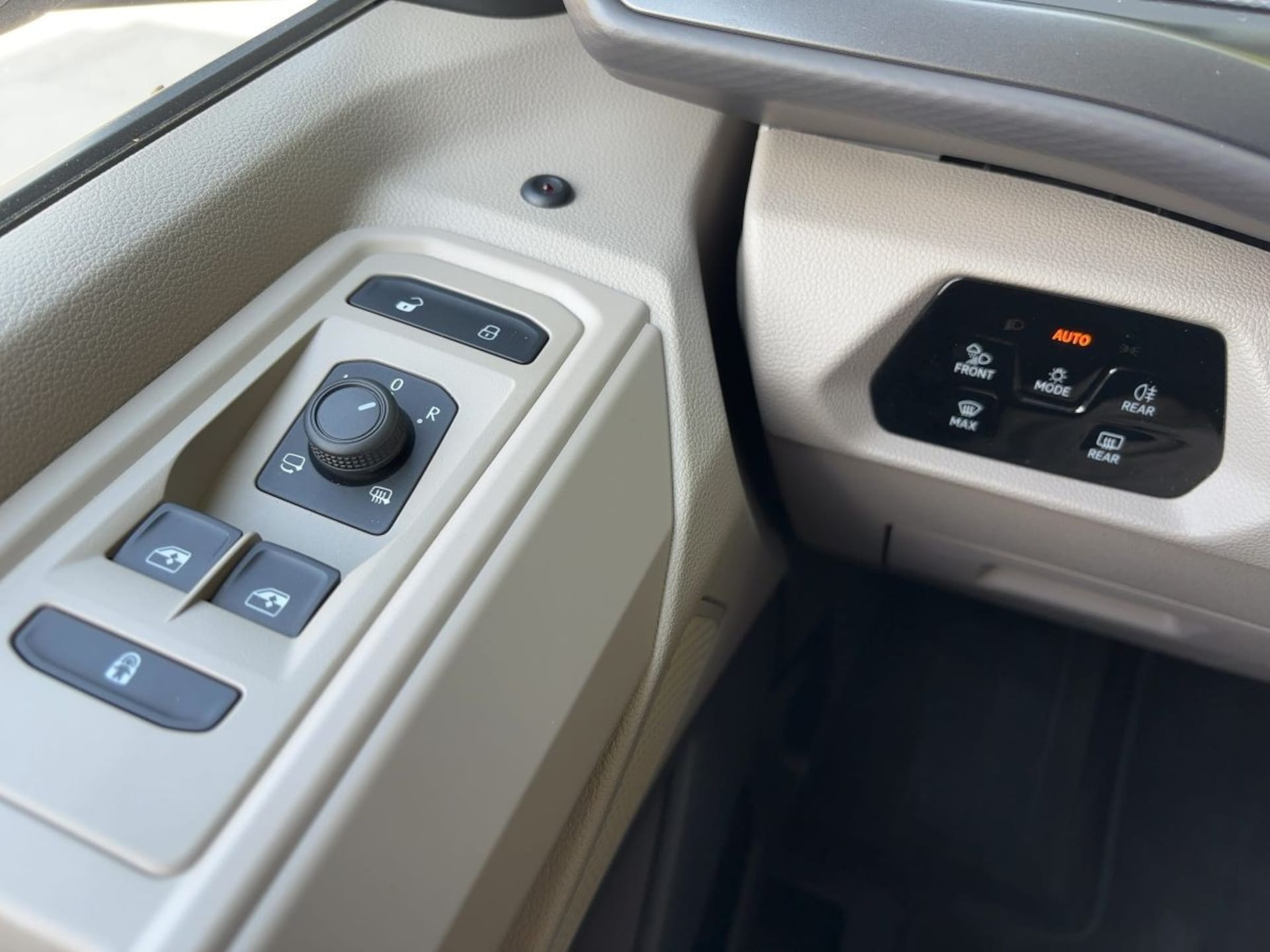 Volkswagen Multivan Basis-Modell