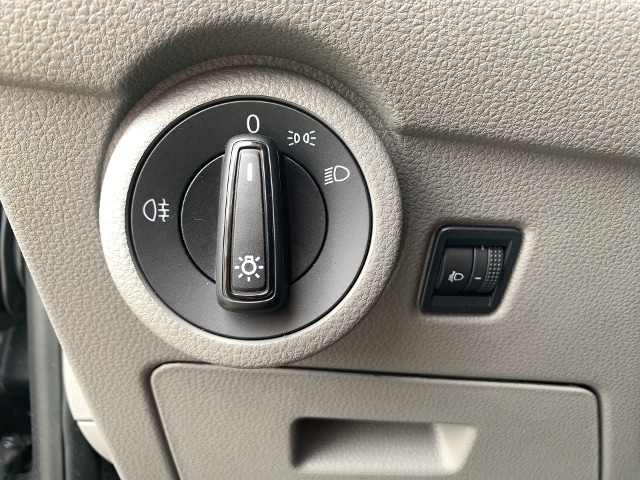 Volkswagen T6.1 Caravelle larger