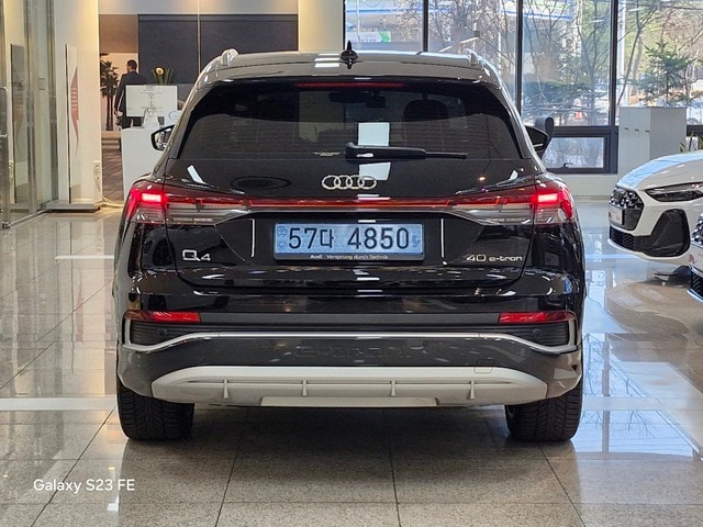 Audi Q4 e-tron 40 Premium 150, 00 kW 5