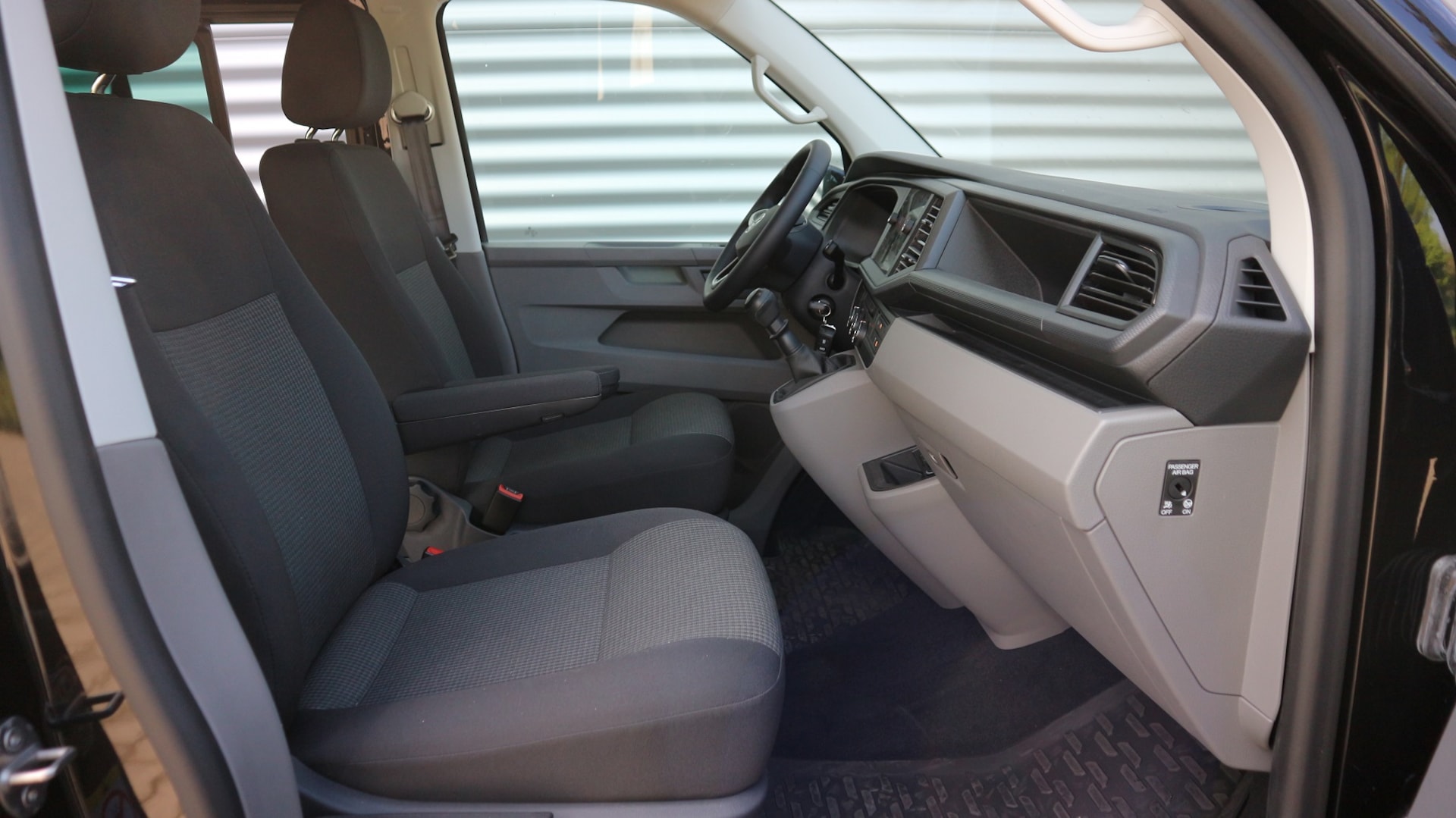 Volkswagen T6.1 Transporter Kombi langer Radstand