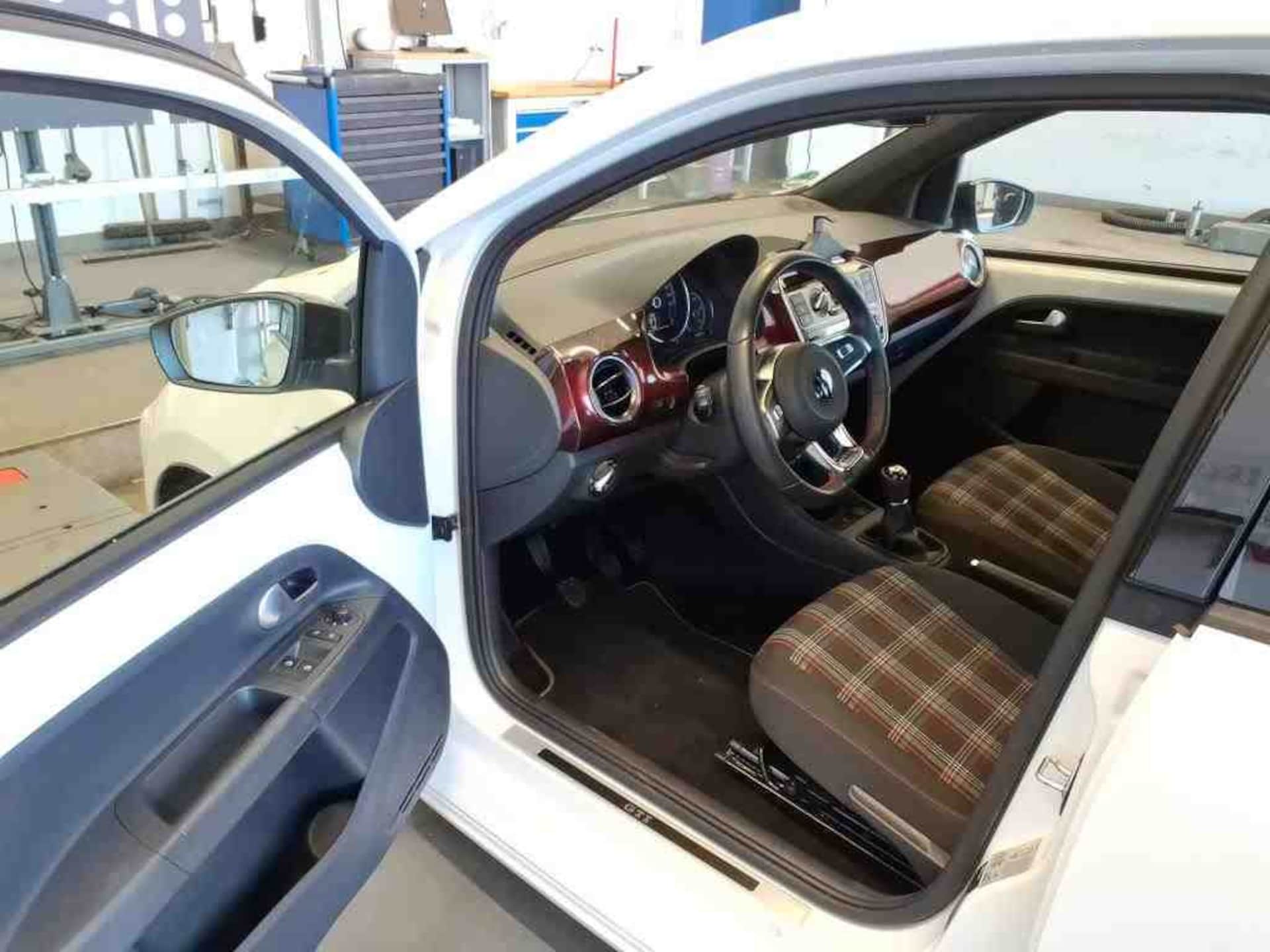 Volkswagen up! GTI