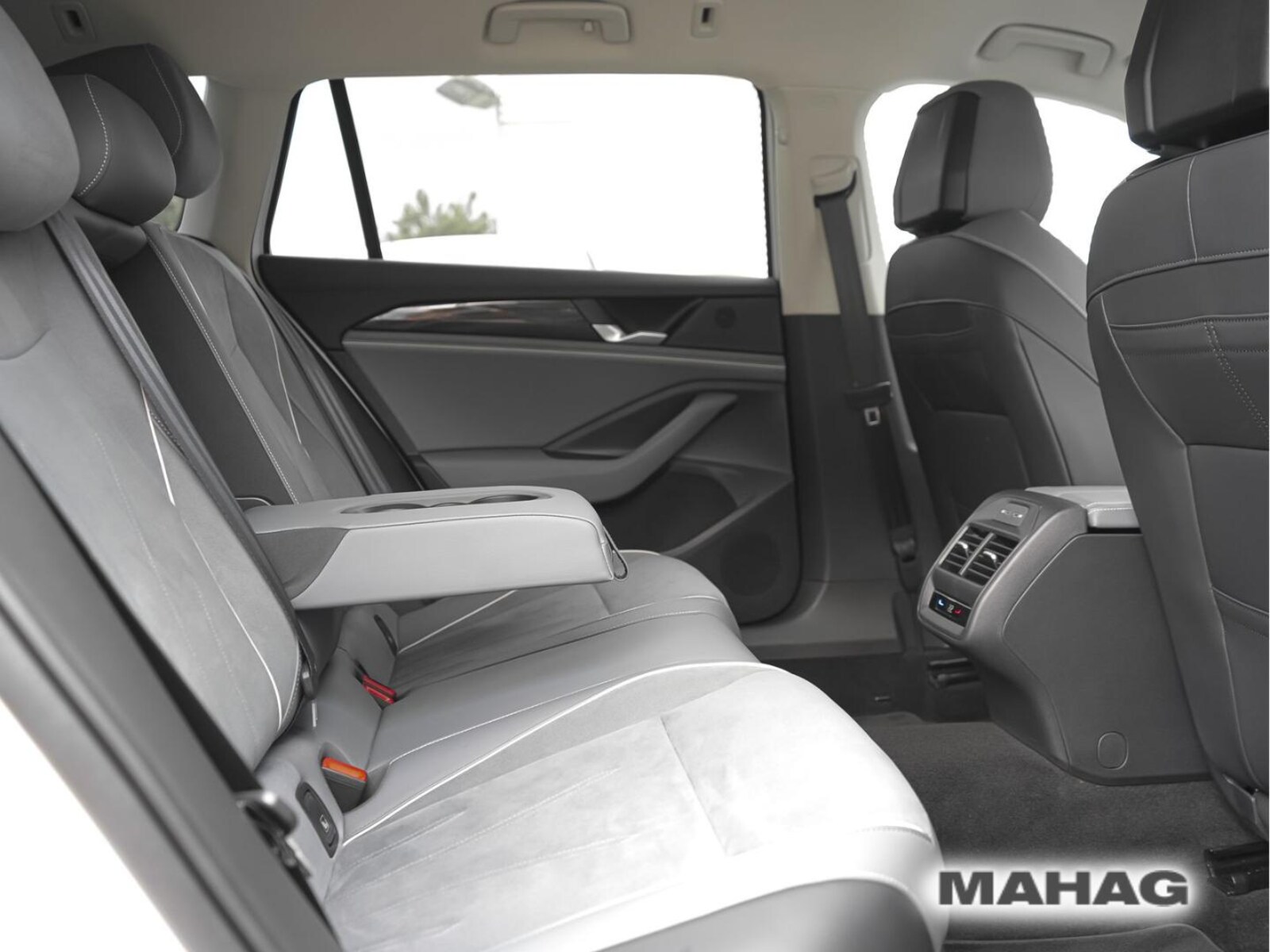 Volkswagen Passat – Bild 16