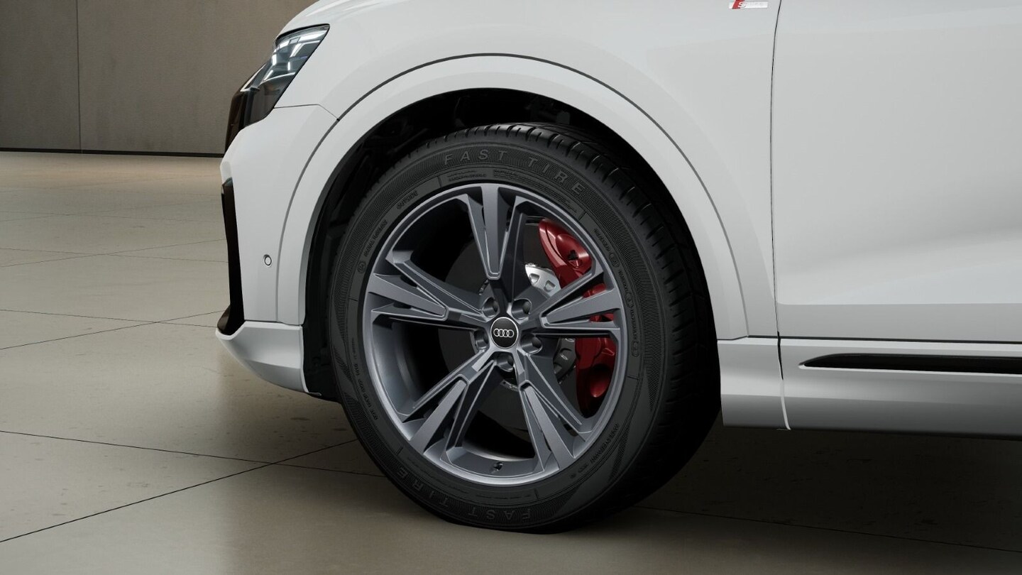 Bild über Audi Q8 SUV TFSI e S line business TFSI e quattro 360 kW tiptronic - für weitere Informationen kontaktieren Sie den Audi Partner