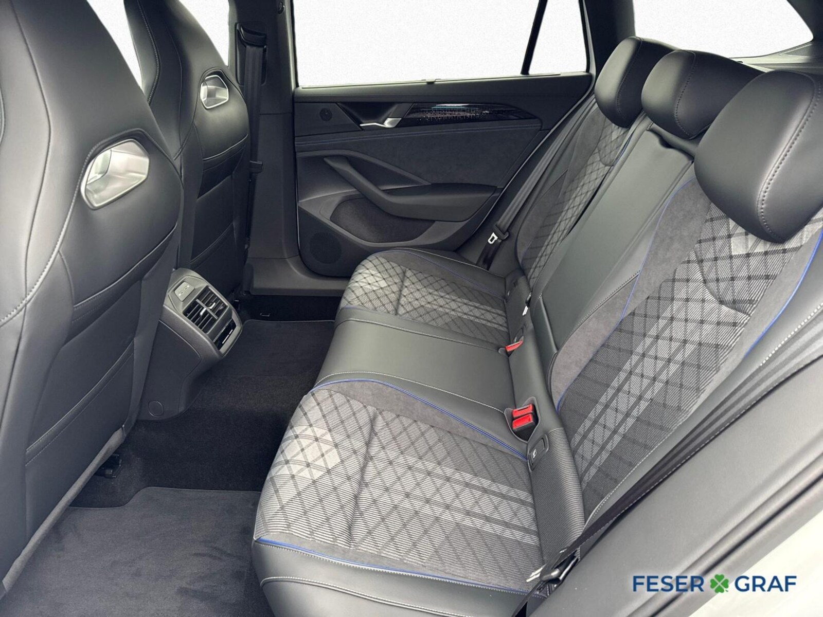 Volkswagen Passat – Bild 12