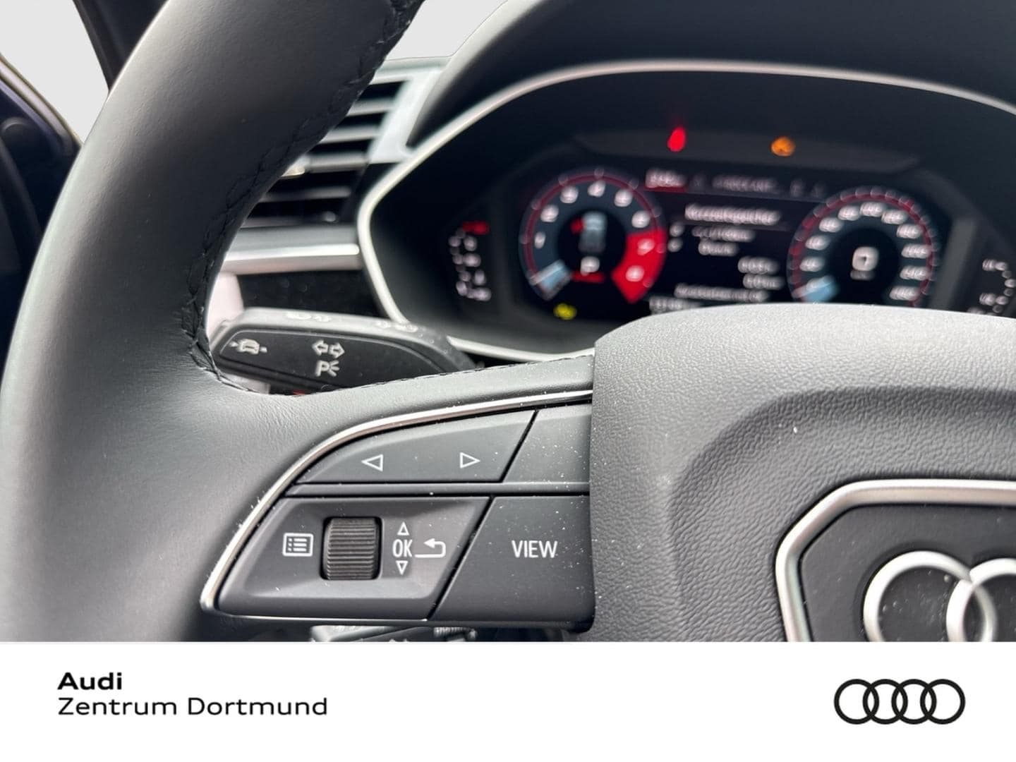 Bild über Audi Q3 TFSI quattro 180 kW S tronic - für weitere Informationen kontaktieren Sie den Audi Partner