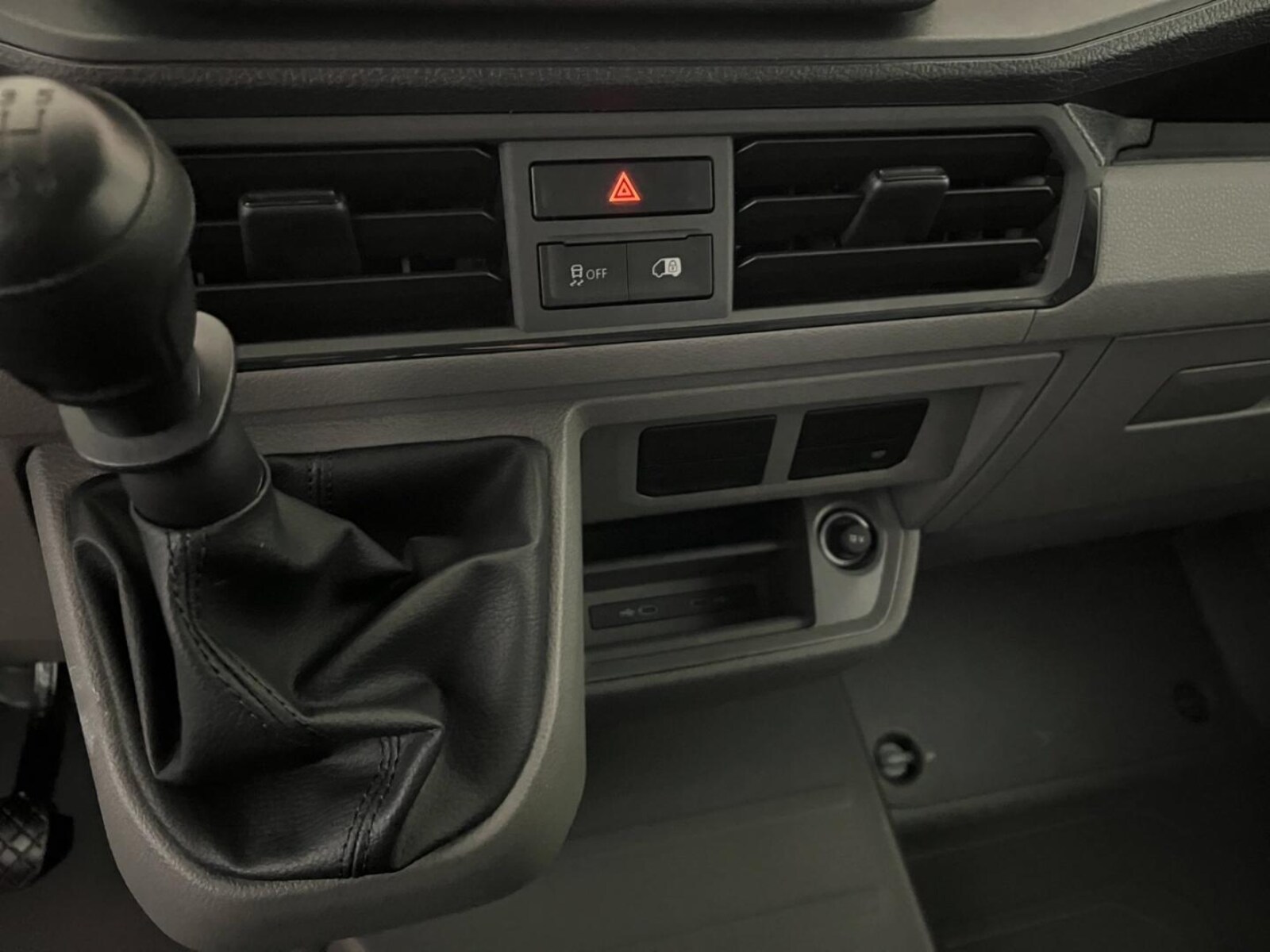 Volkswagen Crafter Kasten mittlerer Radstand – Bild 13