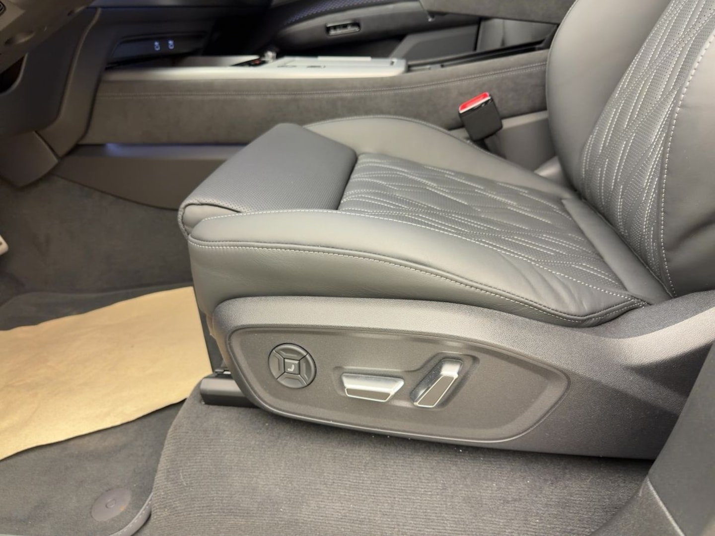 Bild über Audi Q7 SUV TDI quattro 220 kW tiptronic - für weitere Informationen kontaktieren Sie den Audi Partner