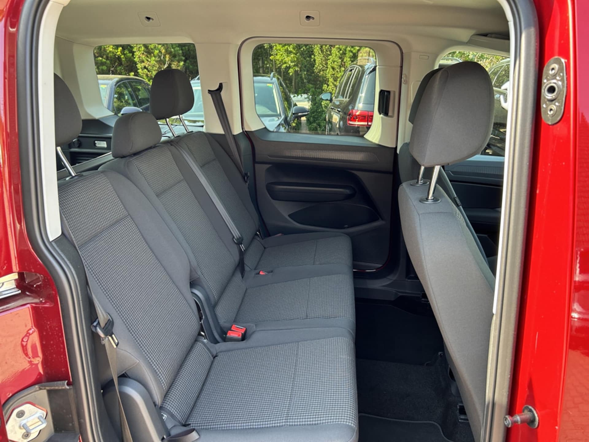 Volkswagen Caddy Basis-Modell