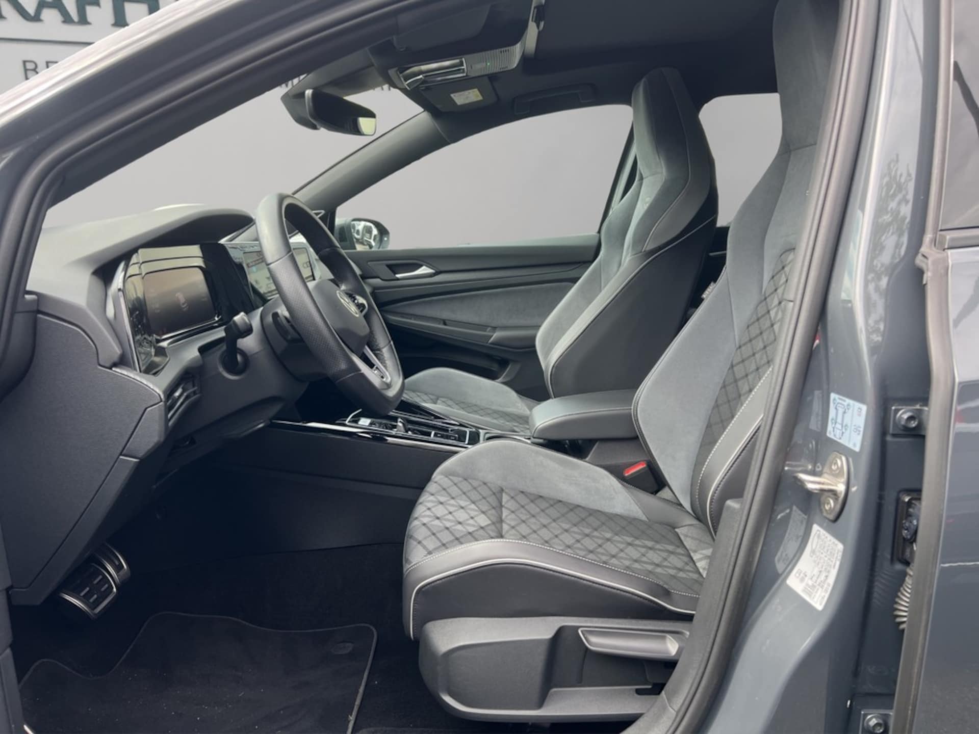 Volkswagen Golf R-Line