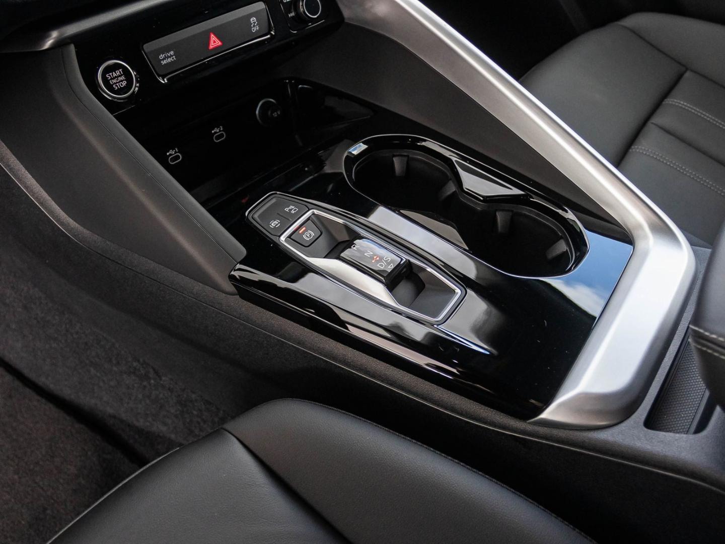 Bild über Audi Q5 SUV TFSI 150 kW S tronic - für weitere Informationen kontaktieren Sie den Audi Partner