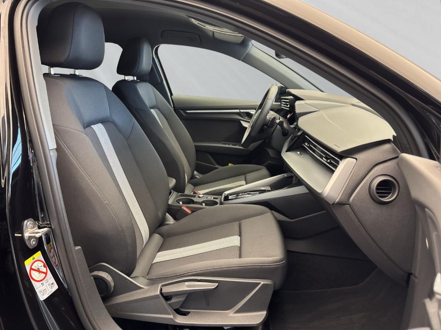 Bild über Audi A3 Sportback advanced 35 TFSI S tronic - für weitere Informationen kontaktieren Sie den Audi Partner
