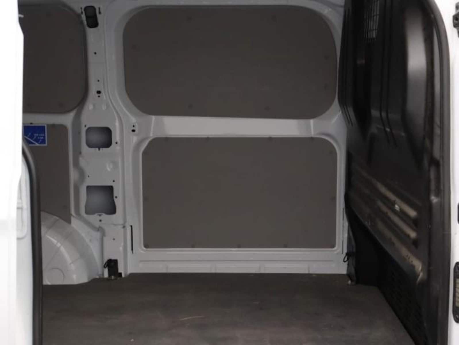Volkswagen Transporter Kasten kurzer Radstand – Bild 6