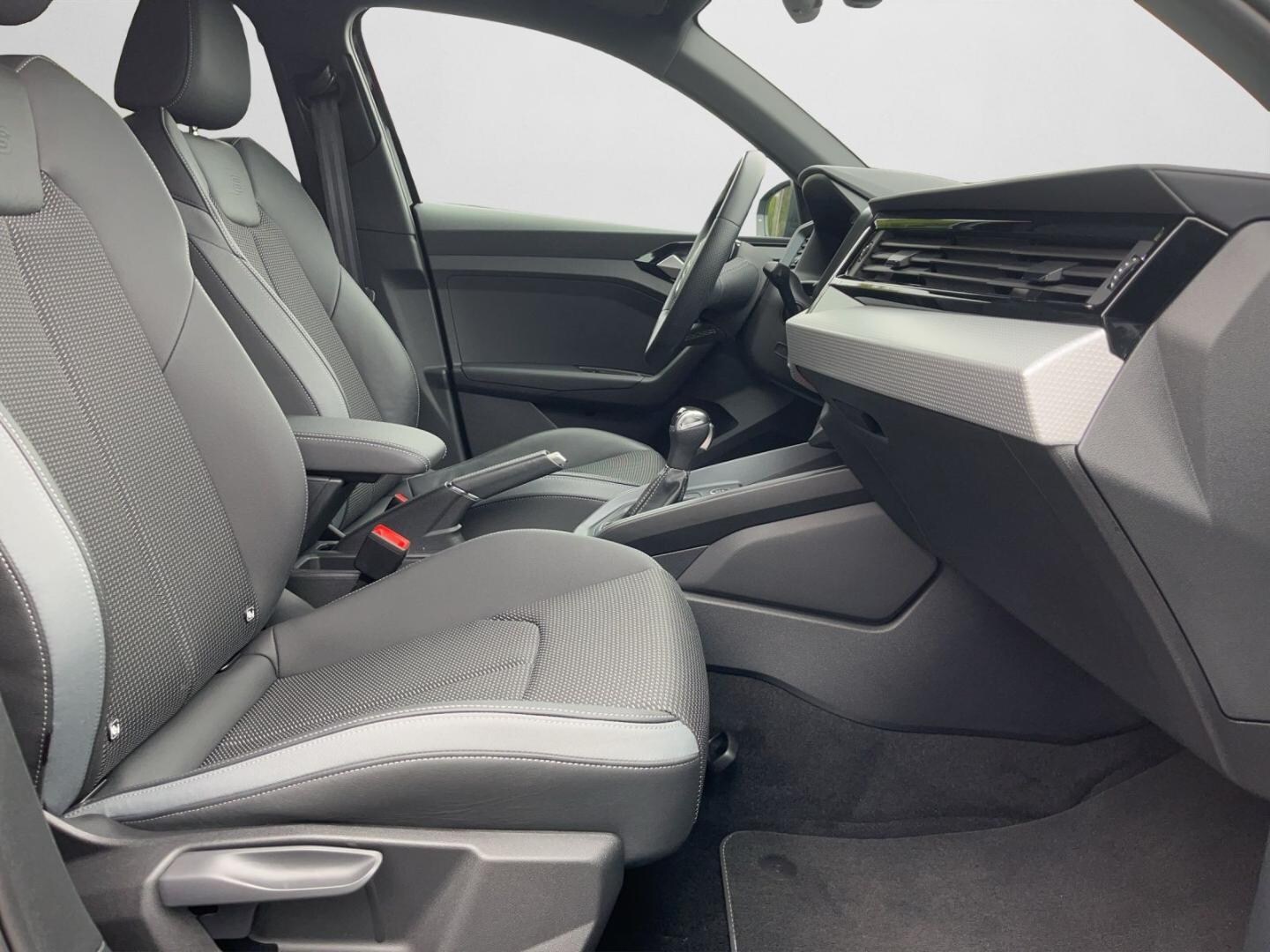 Bild über Audi A1 Sportback S line 30 TFSI S tronic - für weitere Informationen kontaktieren Sie den Audi Partner