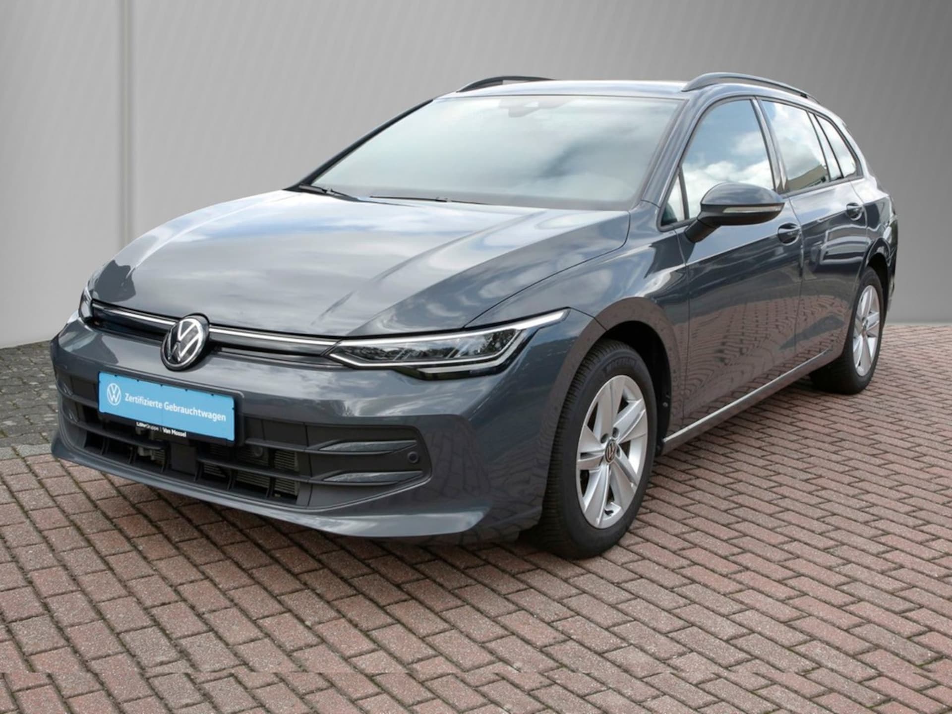 Volkswagen Golf Variant 2025 — Golf VIII Variant 1.5 eTSI DSG Life 16" ACC AHK