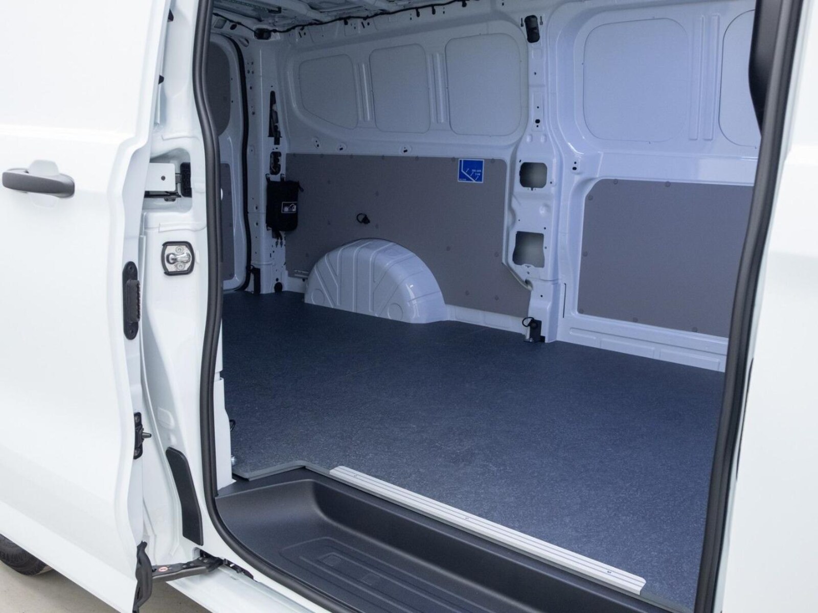 Volkswagen Transporter Kasten langer Radstand – Bild 18