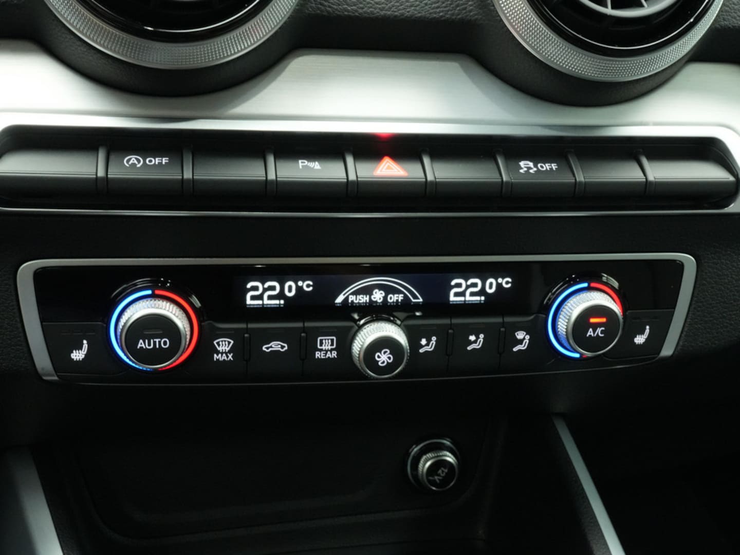 Bild über Audi Q2 advanced 30 TDI Schaltgetriebe - für weitere Informationen kontaktieren Sie den Audi Partner
