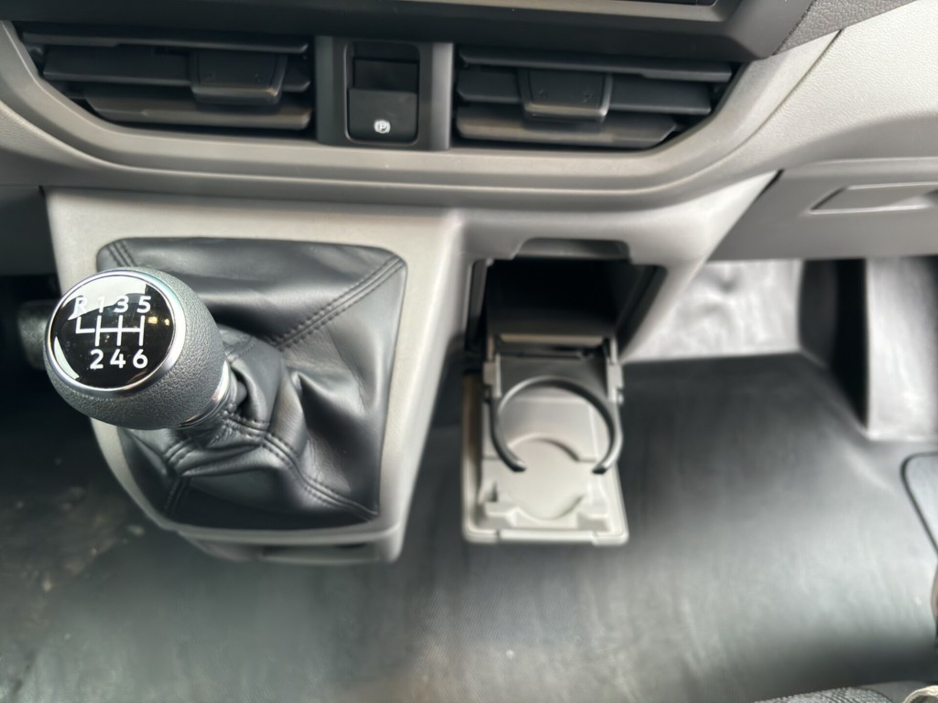 Volkswagen Transporter Kasten kurzer Radstand