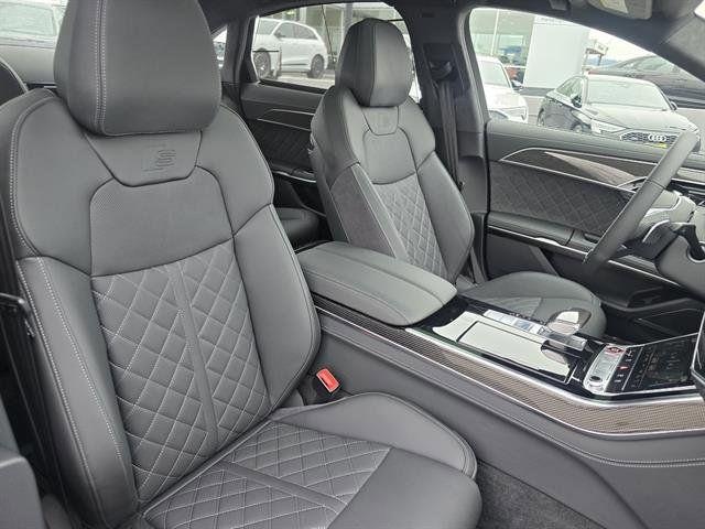 2025 Audi S8 Base - Photo 16