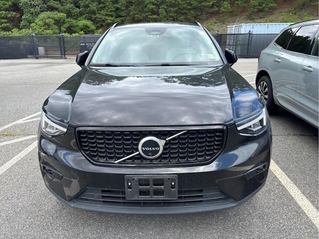 2023 Volvo XC40